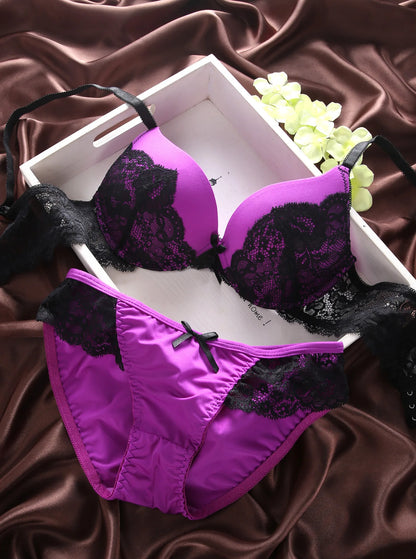 Women's Lingerie Set - Push Up Bra with Underwire and Lace Panties, Lace and Embroidery Details