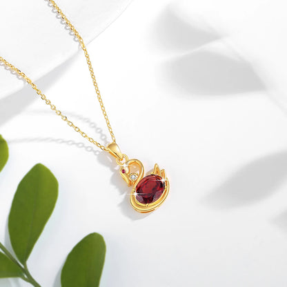 18K Gold Necklace with Pendant - Modern Design