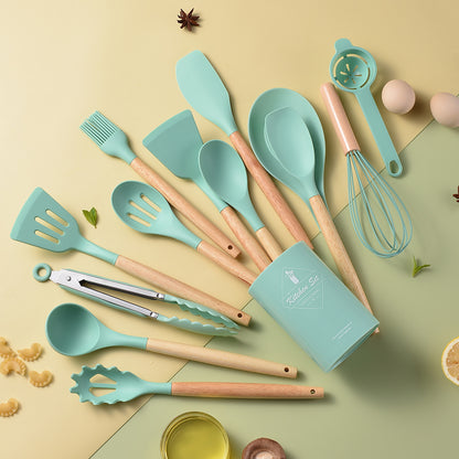 Modern and Simple Beech Spoon and Spatula Set: A Culinary Essential